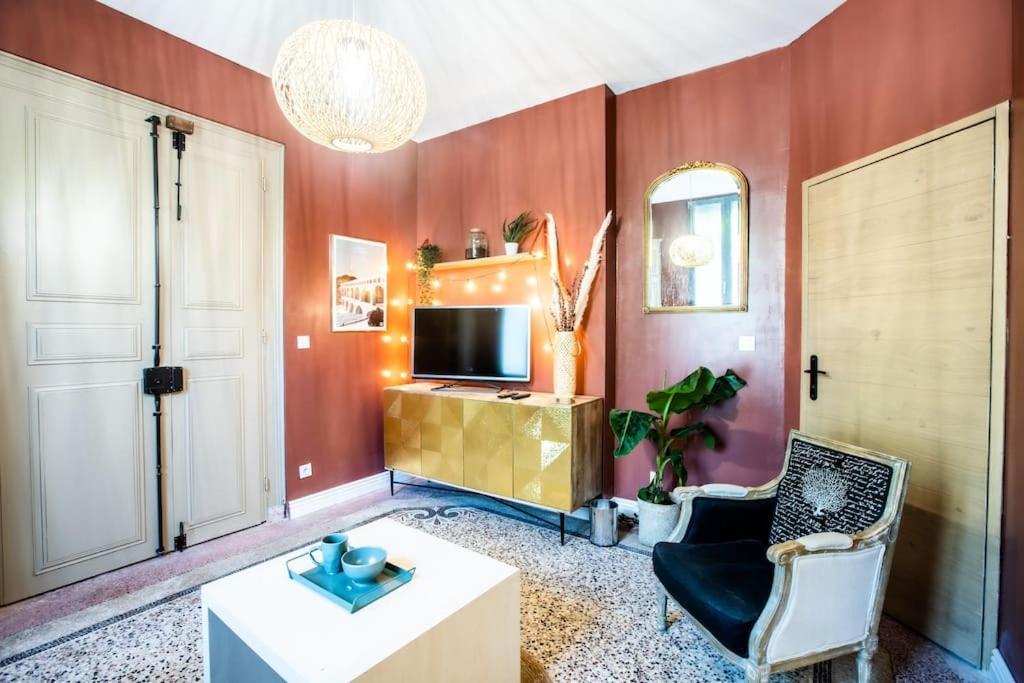 La Suite 2 Pieces Lit Queen Size Entree Privee Ним Екстериор снимка